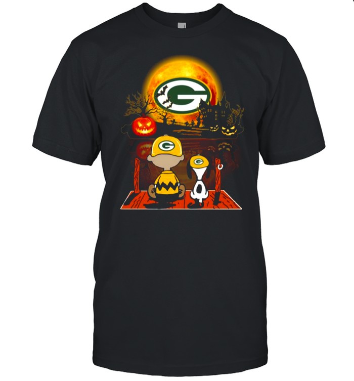 Snoopy and Charlie Brown Pumpkin Green Bay Packers Halloween Moon shirt Classic Men's T-shirt