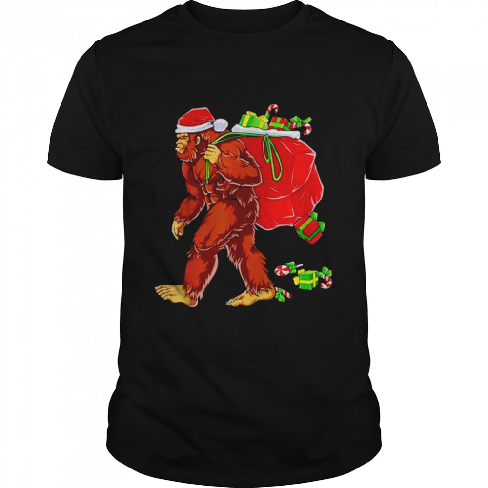 Bigfoot Santa carrying Christmas Gift shirt Classic Men's T-shirt