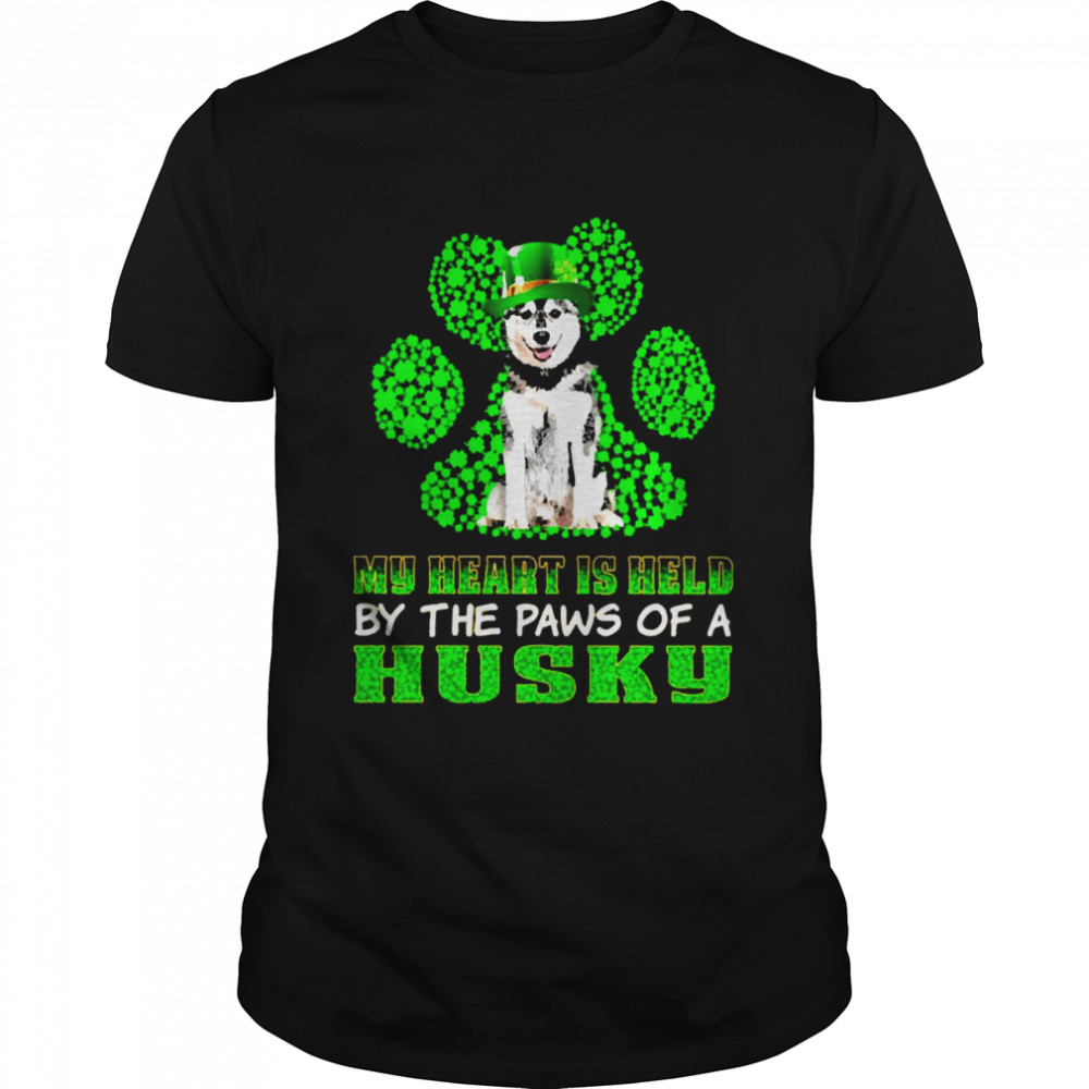 St Patrick’s Day My Heart Is Held By The Paws Of A Husky  Classic Men's T-shirt