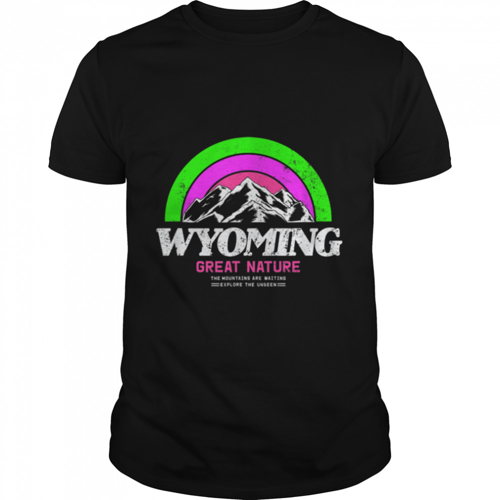 Wyoming Retro Vintage Mountain Outdoors State Graphic T-Shirt B09W8Pr676