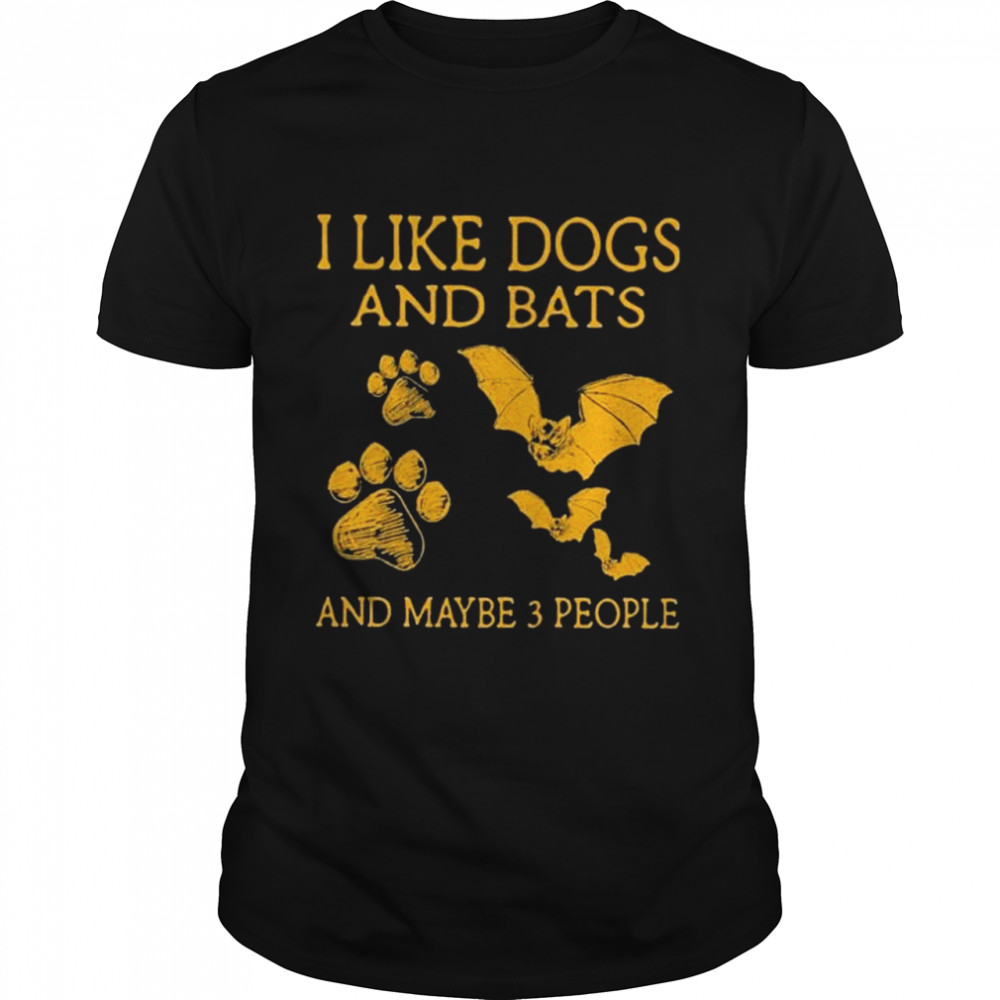 I like dogs and bats and maybe 3 people shirt Classic Men's T-shirt