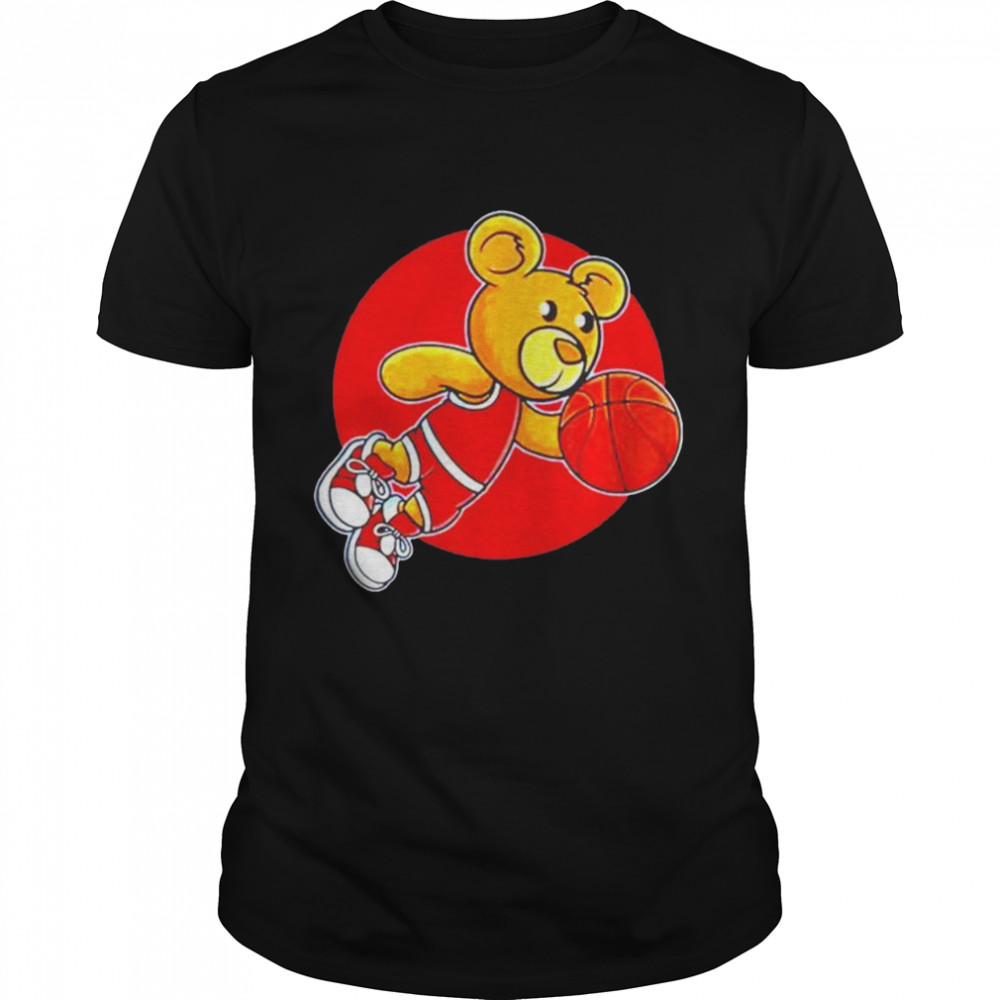 Red teddy bear playing basketball sport shirt Classic Men's T-shirt