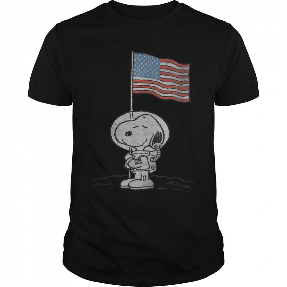 Peanuts Snoopy Astronaut T- Classic Men's T-shirt