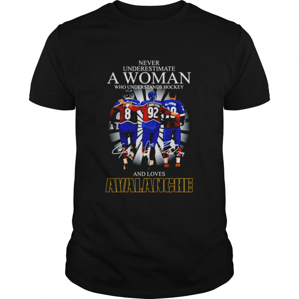 Never underestimate a woman who understands hockey and loves Avalanche signatures unisex T-shirt Classic Men's T-shirt