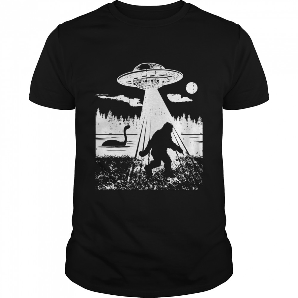 Bigfoot UFO Abduction Funny Sasquatch Aliens Cryptozoology Gift  Classic T-Shirt
