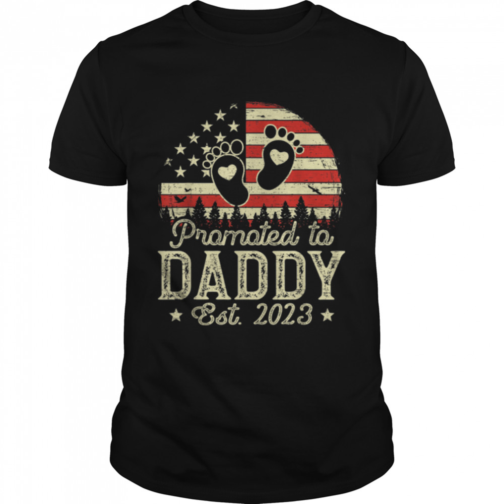Mens Vintage Promoted To Daddy Est 2023 USA American Flag T-Shirt B0B3SRYR69