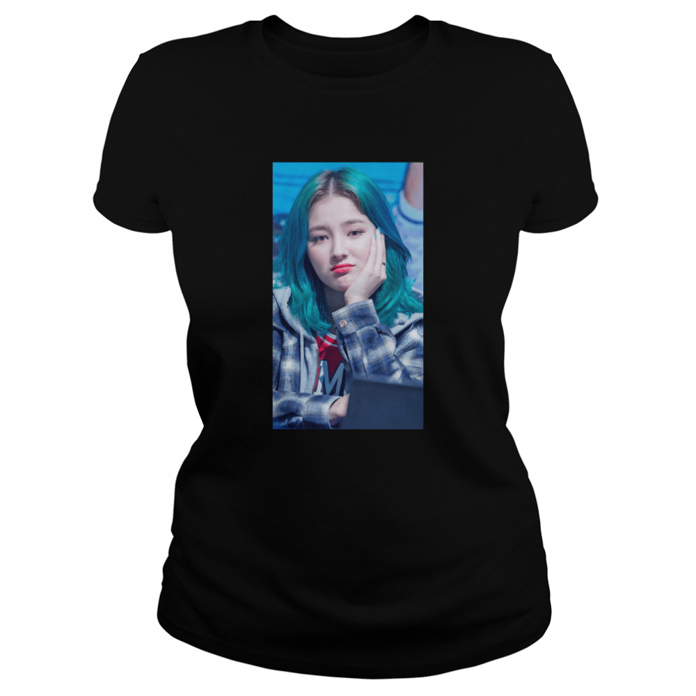 Cute Girl From Korea Classic T- Classic Women's T-shirt