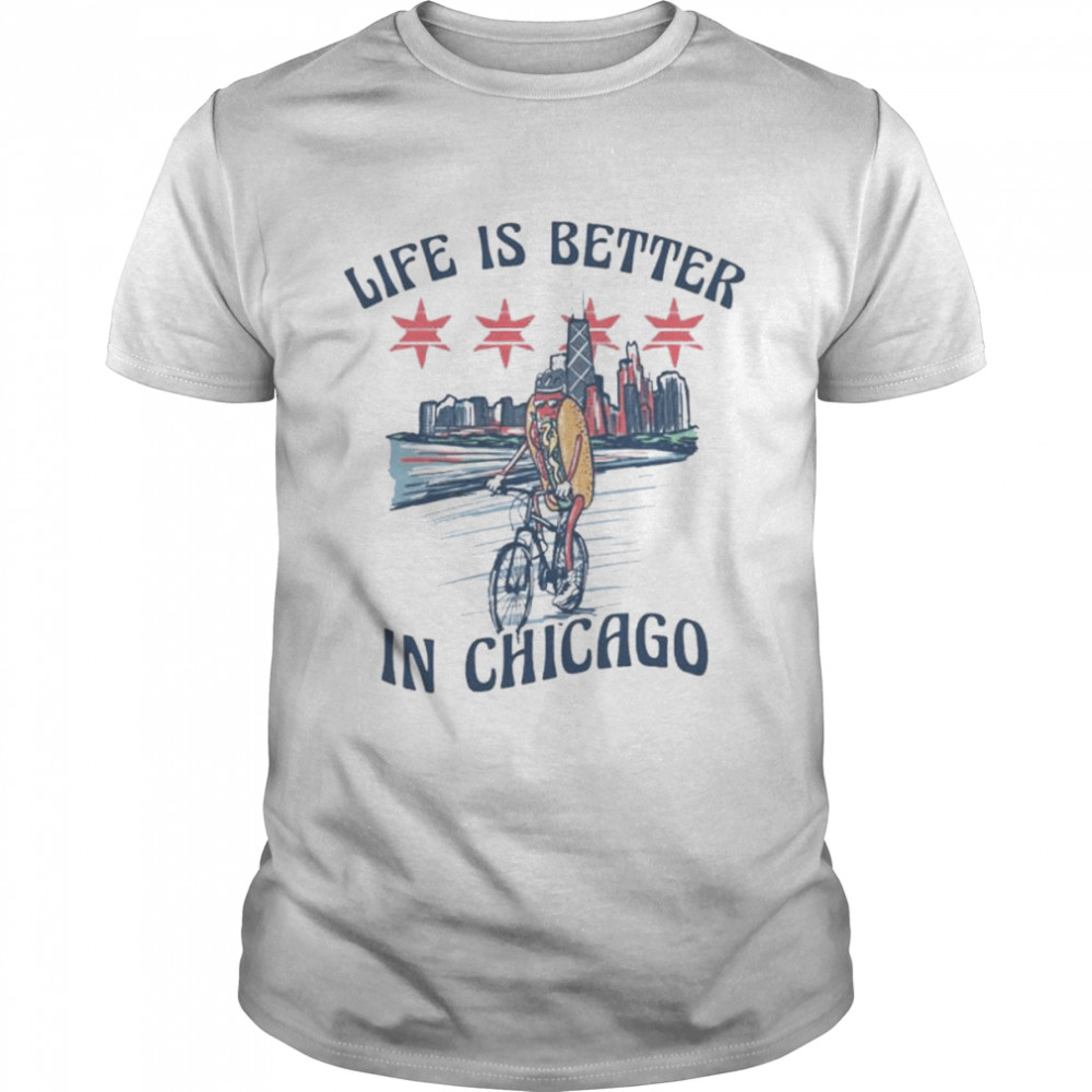 Life is better Chicago shirt Classic Men's T-shirt