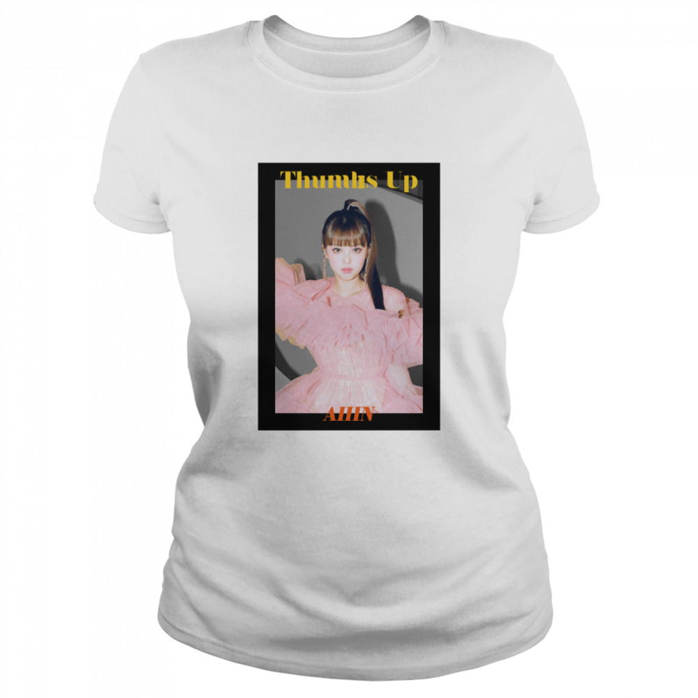 MOMOLAND- AHIN Classic T- Classic Women's T-shirt