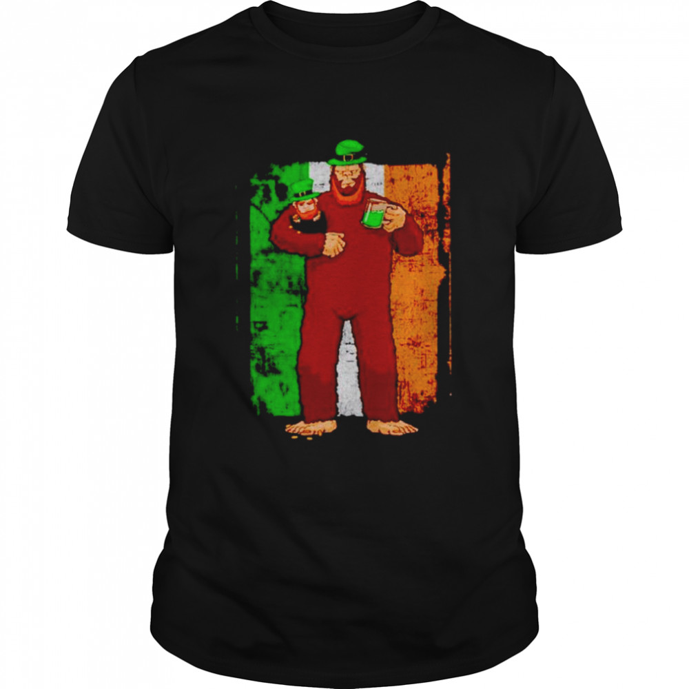 Bigfoot St Patrick’s Day Leprechaun Irish Ireland Flag shirt Classic Men's T-shirt