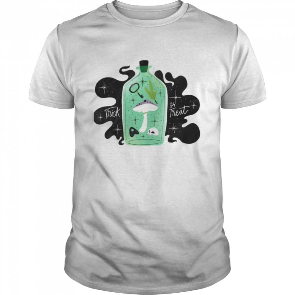 Bottle Lab Mushroom Treat Halloween shirt Classic Men's T-shirt