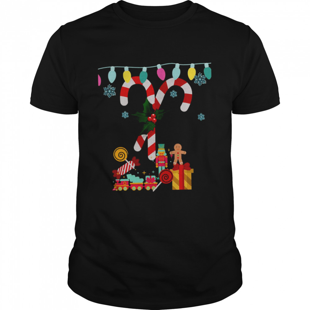 Big Candy Canes And Mistletoe Wishes Merry Christmas shirt Classic Men's T-shirt