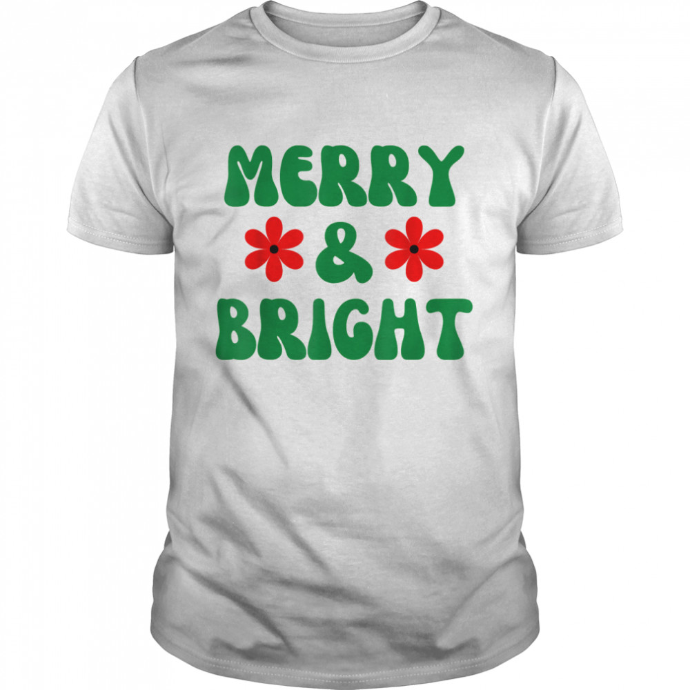 Merry and Bright 2022 Cute Retro Letters Christmas Presents T-Shirt