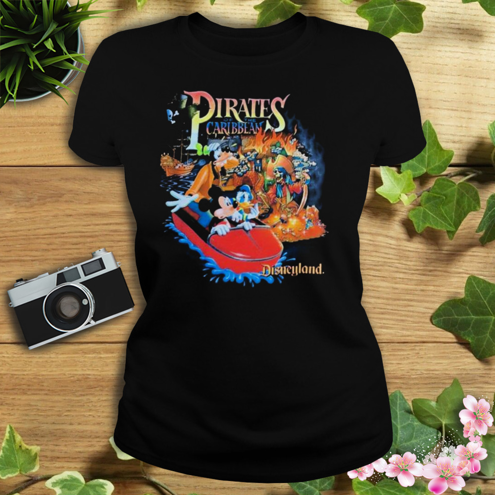 Disneyland Mickey And Friends Pirates Of The Caribbean Vintage Shirt 2 Women's tshirt