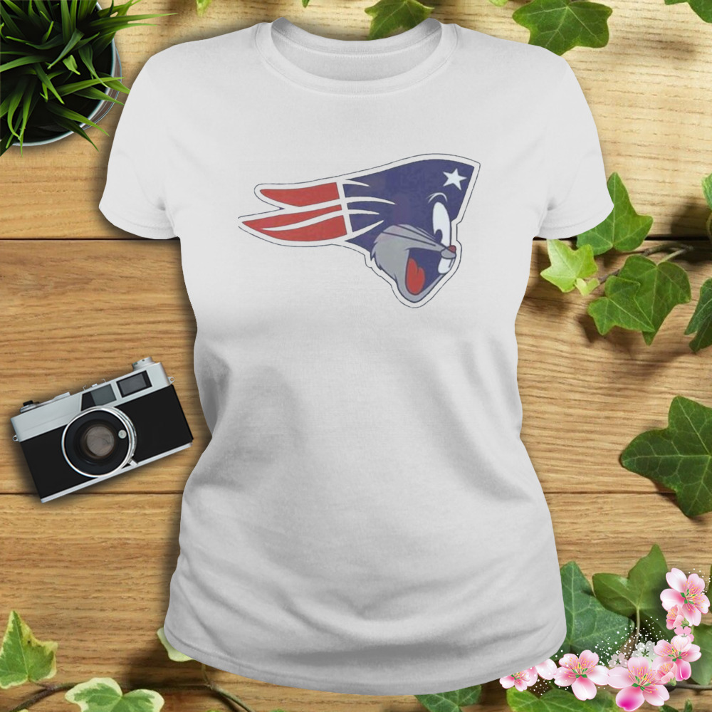 NFL New England Patriots Bugs Bunny Shirt 2 Women's shirt