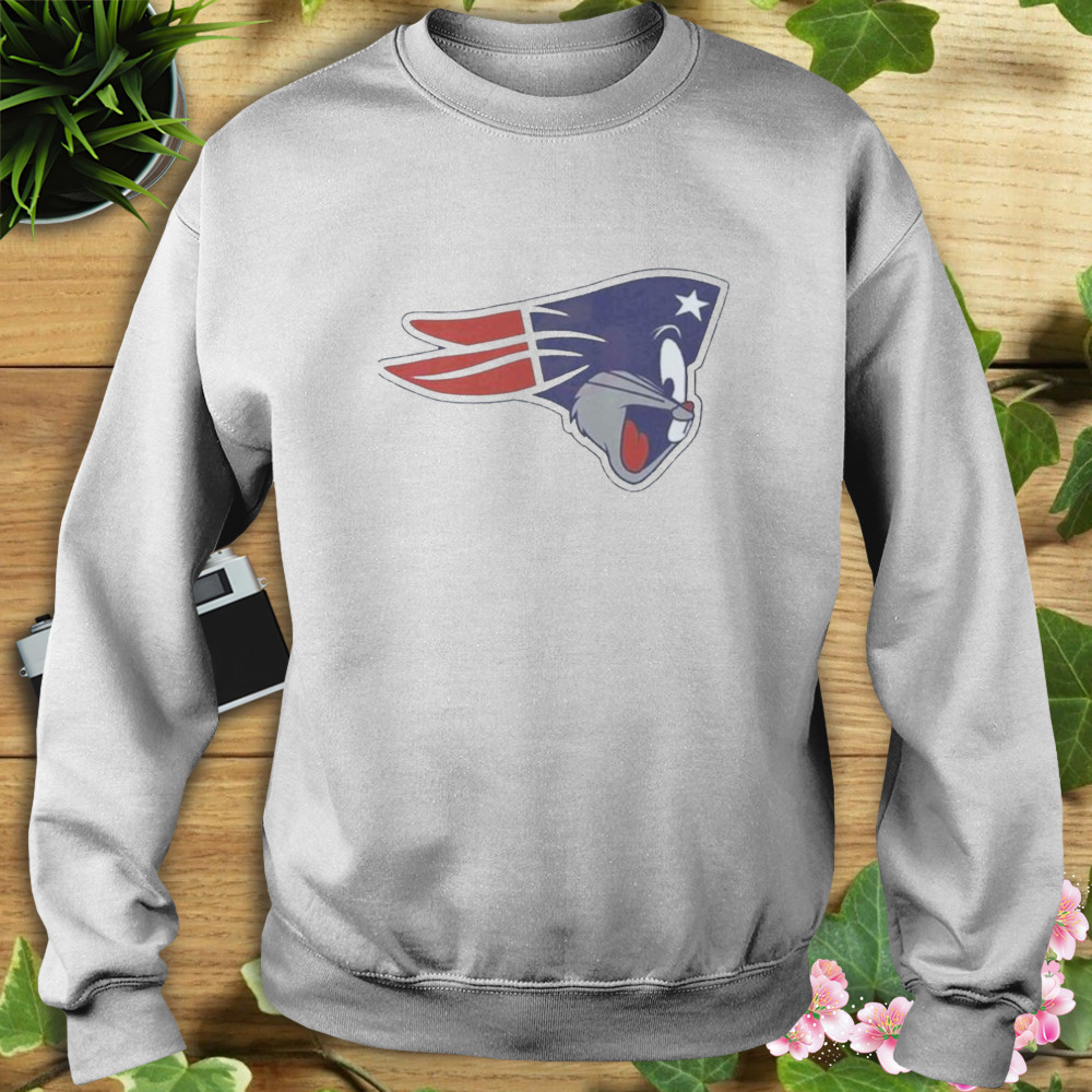 NFL New England Patriots Bugs Bunny Shirt 5 Sweat shirt