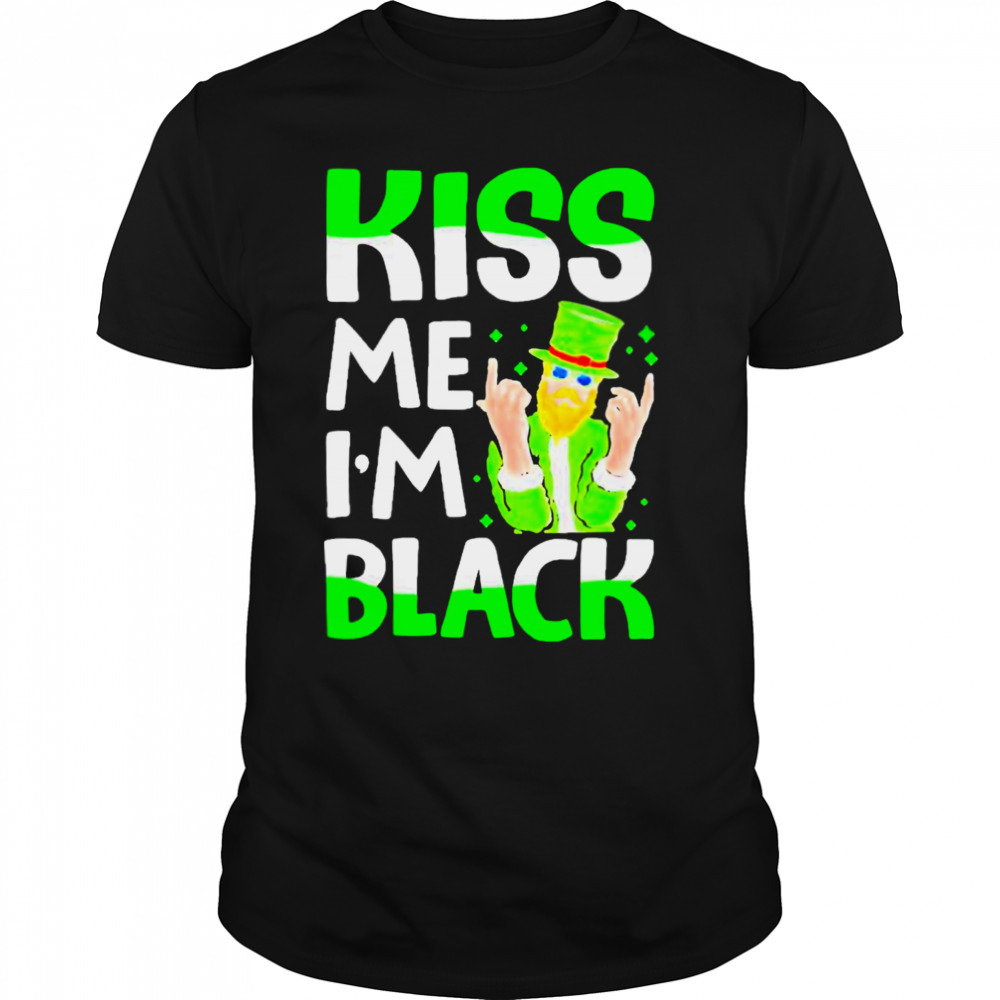 Leprechaun st patrick’s day kiss me I’m T-shirt