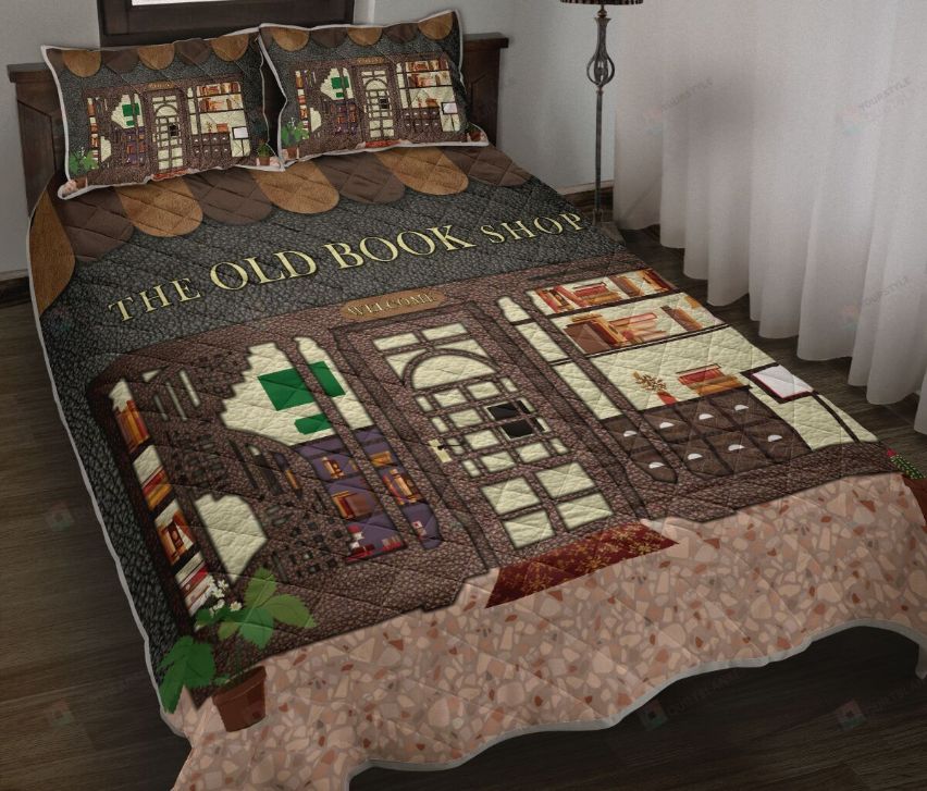 The Old Book Shop Quilt Bedding Set