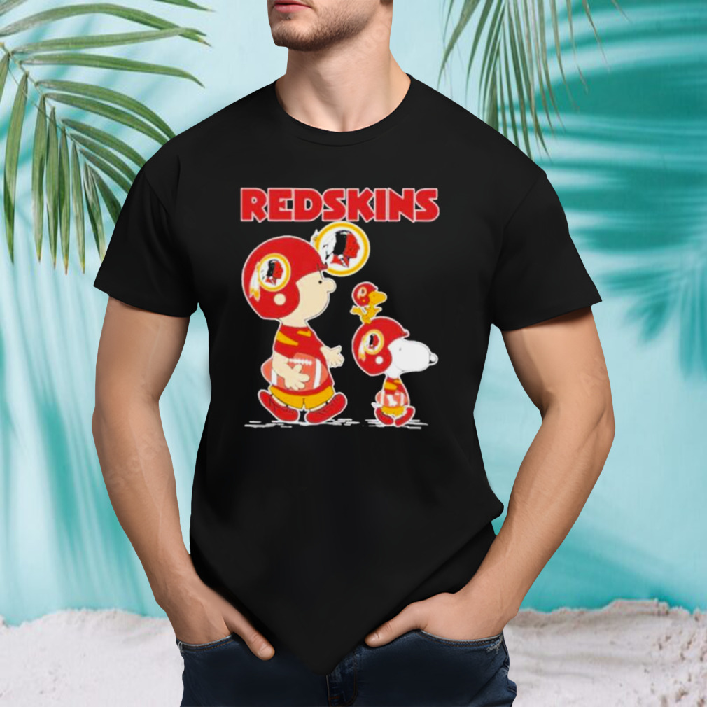 Washington Redskins Snoopy Plays The Football Game shirt