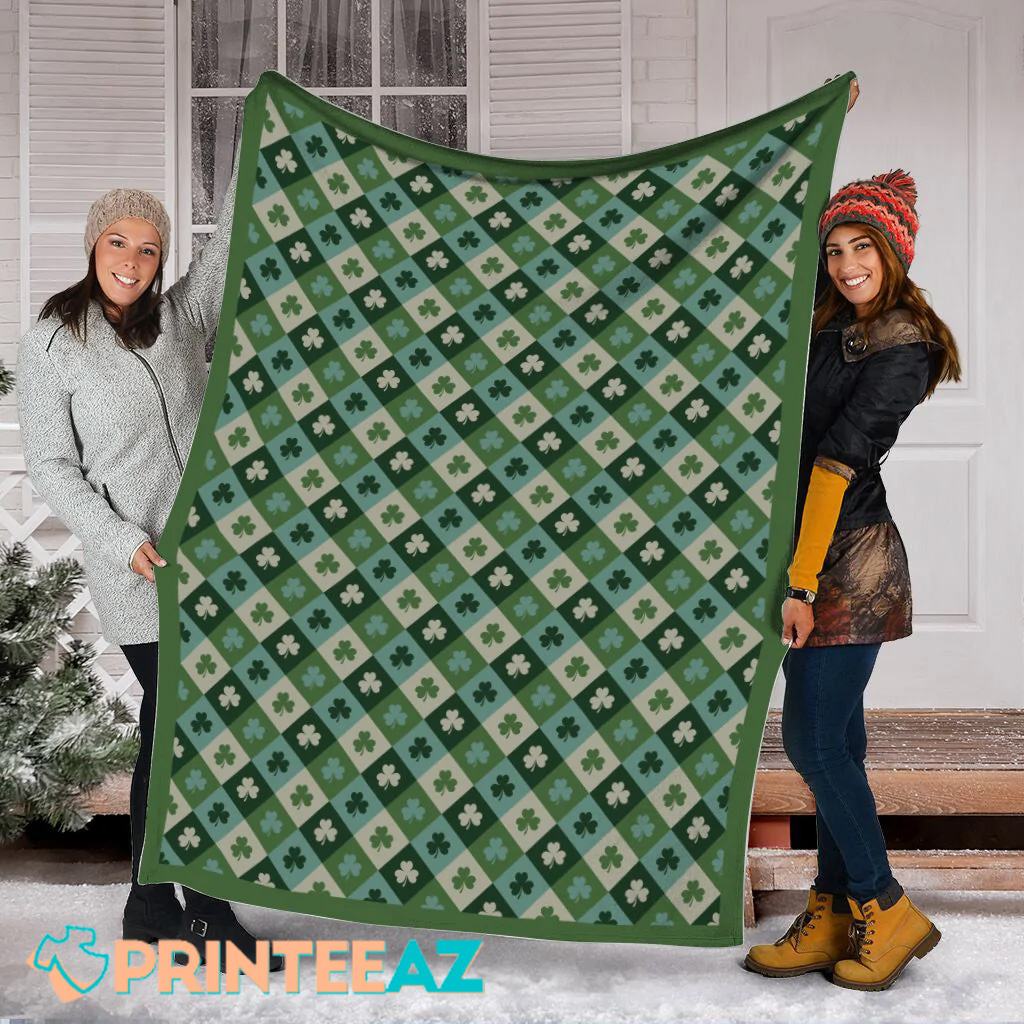 Irish Shamrock Pattern St Patrick_s Day Fleece Throw Quilt Blanket With Green Color - PrinteeAZ