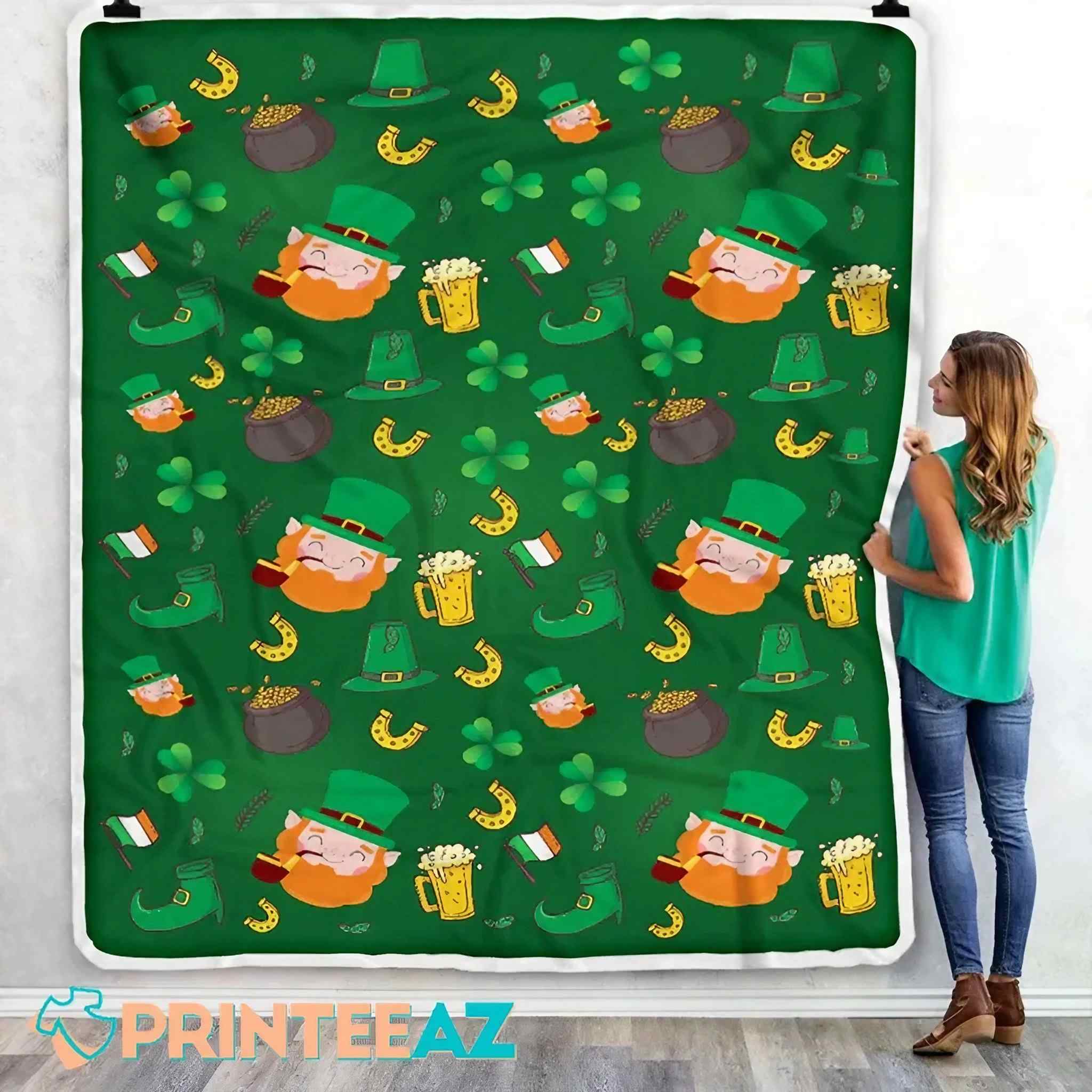 Leprechaun Men St Patrick_s Day Fleece Throw Quilt Blanket With Gold Coins And Clover - PrinteeAZ