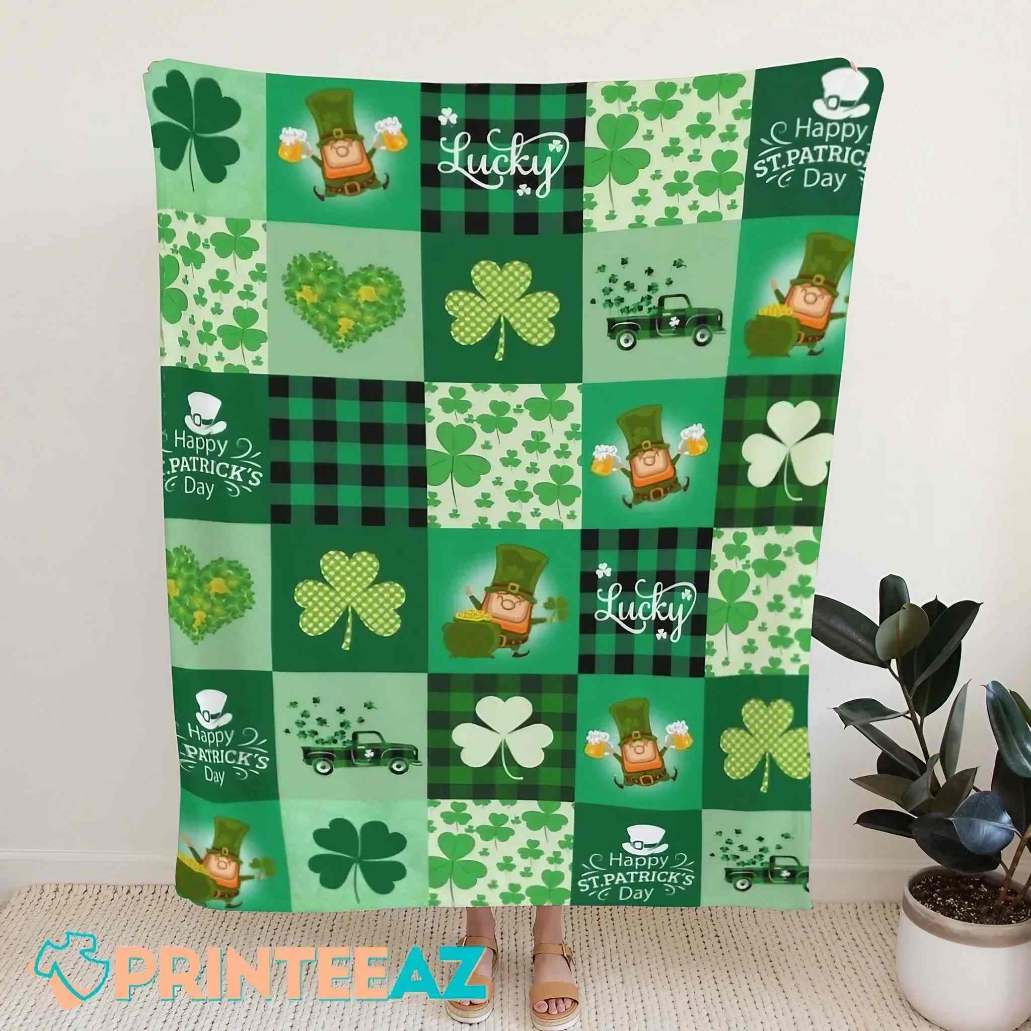 Lucky St Patrick_s Day Fleece Throw Quilt Blanket With Clover Green Shamrocks - PrinteeAZ