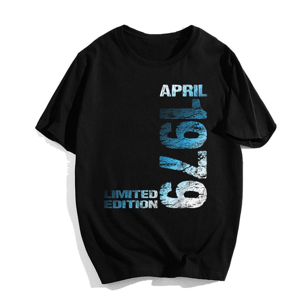 Awesome since April 1979 44th Birthday Born 1979 T-Shirt