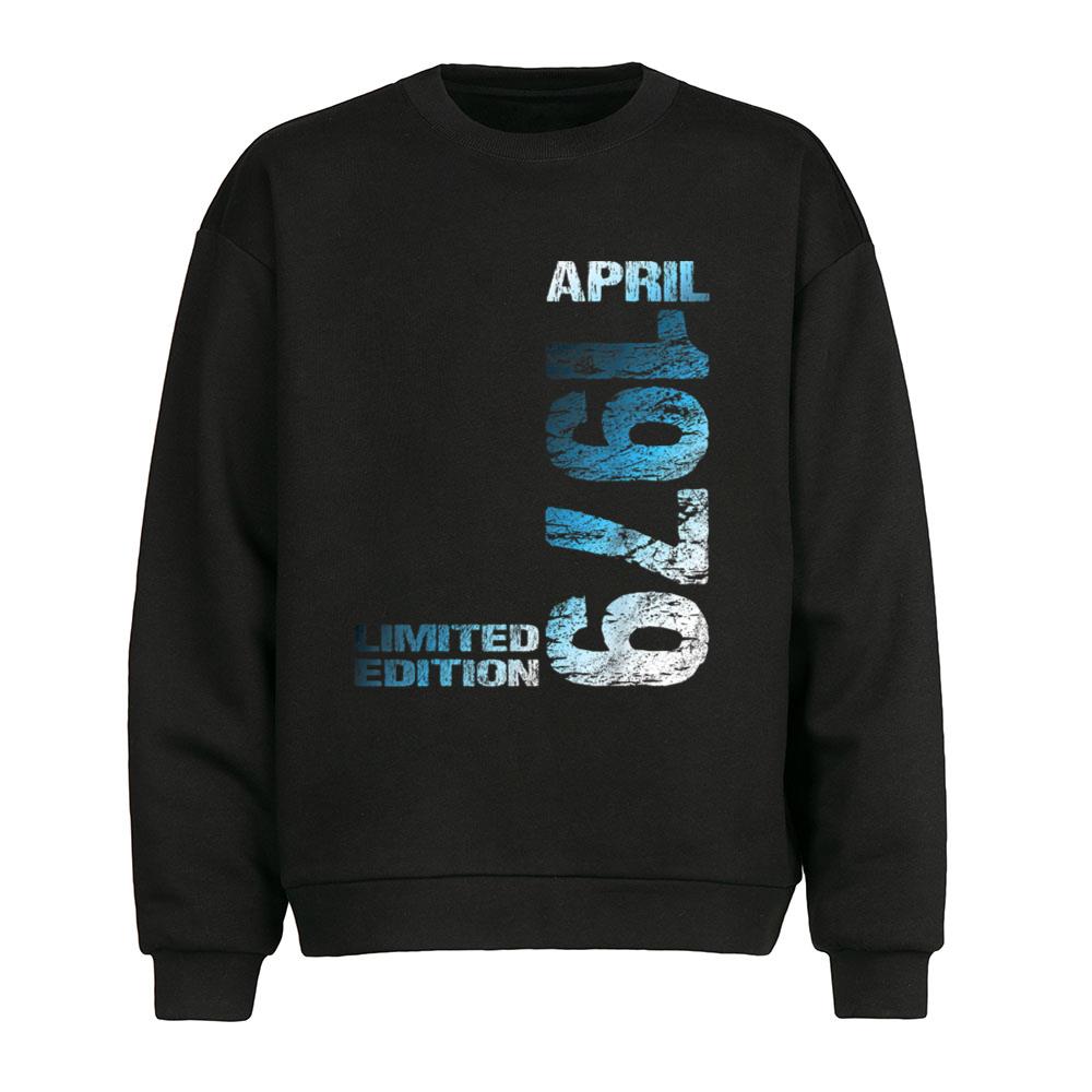 Awesome since April 1979 44th Birthday Born 1979 T-Shirt