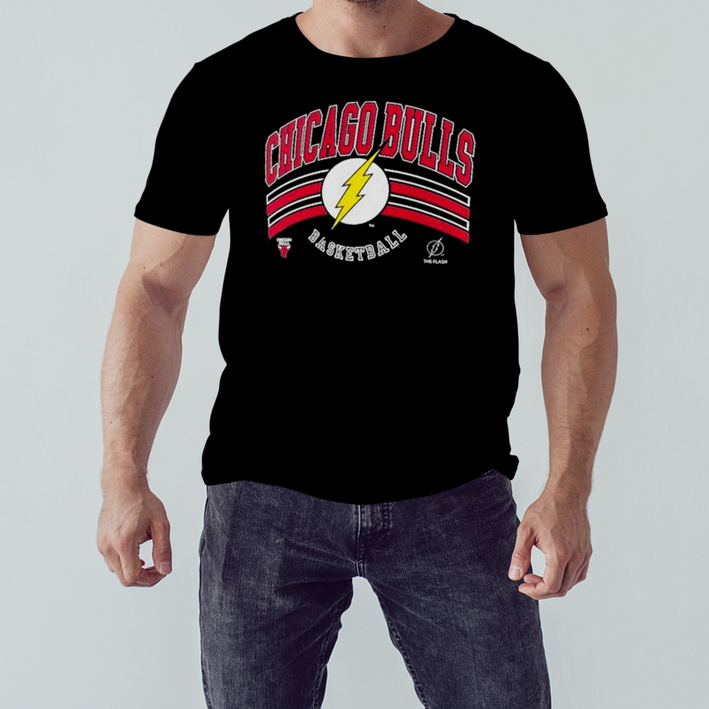 Chicago Bulls DC The Flash Basketball Graphic T-Shirt
