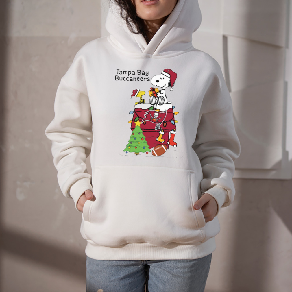 Christmas Snoopy Tampa Bay Buccaneers Shirt