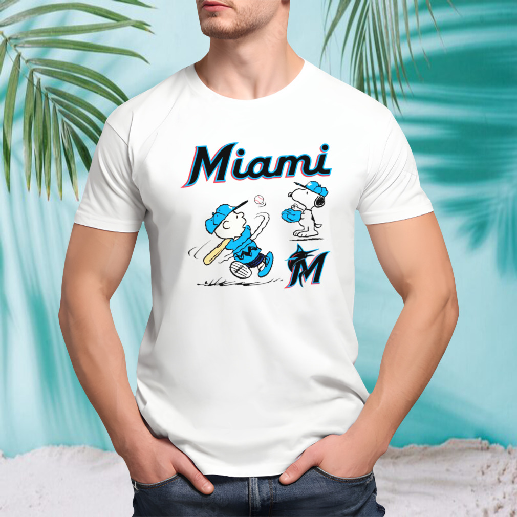 Peanuts Charlie Brown And Snoopy Playing Baseball Miami Marlins Shirt