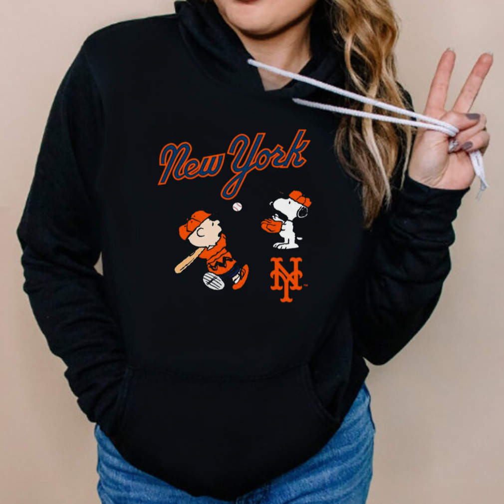 Peanuts Charlie Brown And Snoopy Playing Baseball New York Mets shirt 5 Hoodies