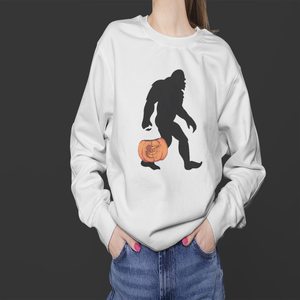 Baltimore Orioles Bigfoot Halloween T-Shirt - ShirtsOwl Office