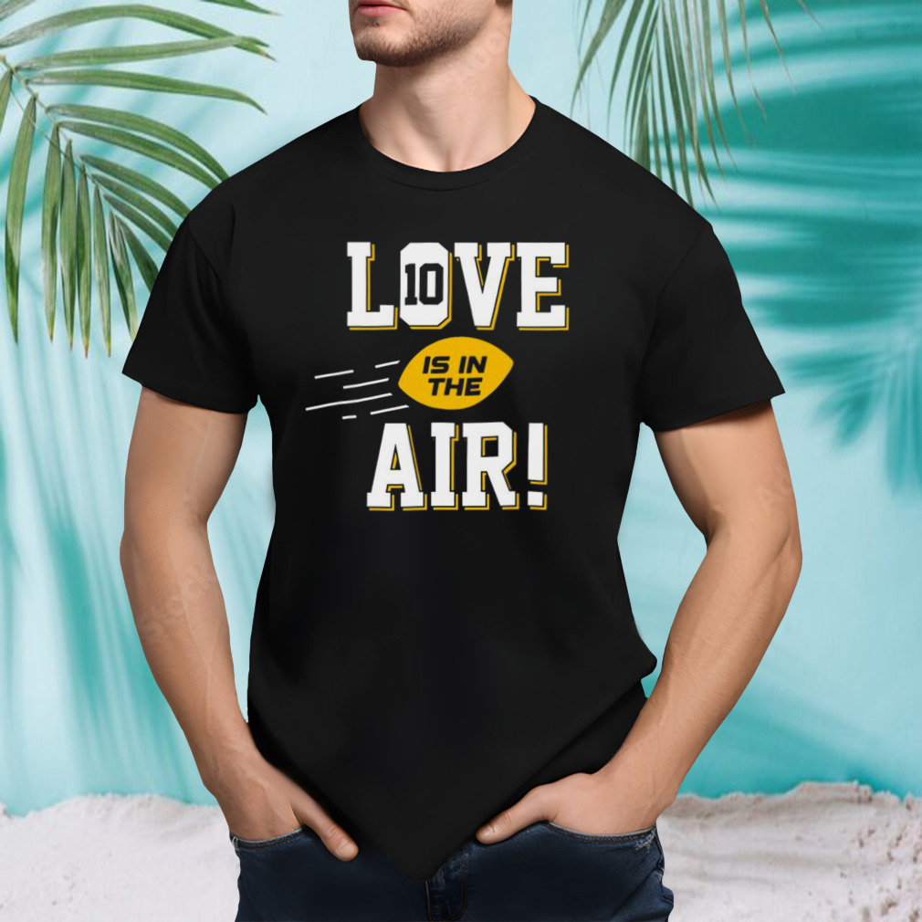 Green Bay Packers love is in the air shirt