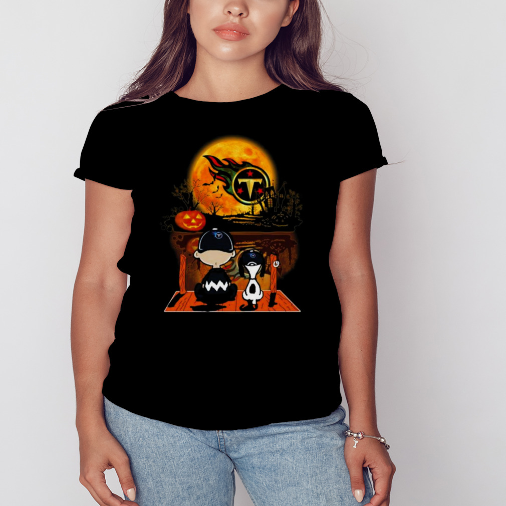 Charlie Brown And Snoopy Watching Tennessee Titans Halloween T-Shirt