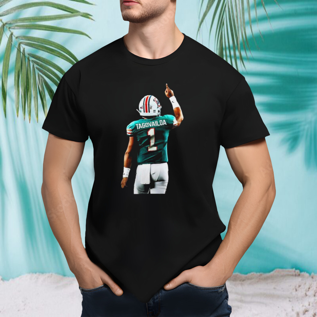 Tyreek Hill Wearing Tua Tagovailoa t-shirt