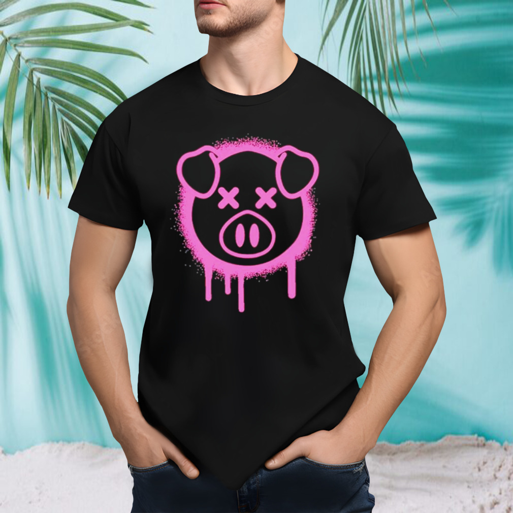 Spray paint pig shirt